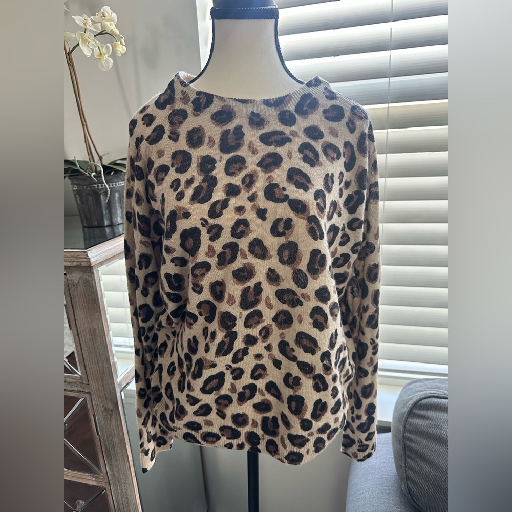 Harper Lane Cheetah / Leopard Design Sweater Size Large - NWOT